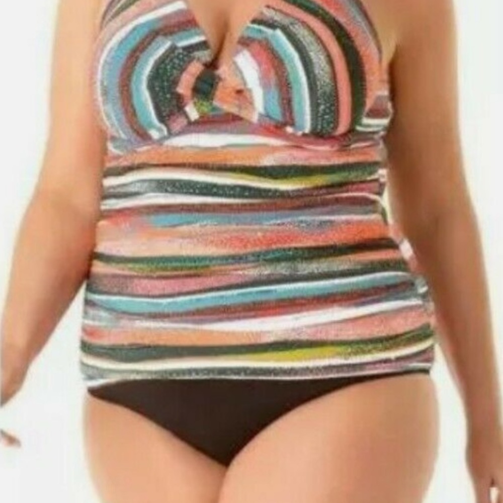 NWT 🏊‍♂️ BETTY’s Beach 🏖 Swim 💋Top: Sz 22 🎀